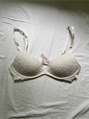 Victoria's Secret Wireless White Lace Push-Up Bra